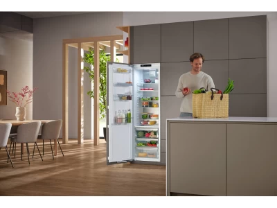 Miele K 7747 C Hűtőszekrény
