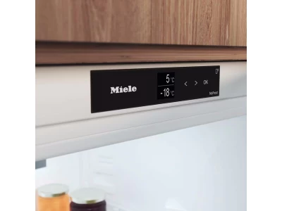 Miele KFN 7833 D Hűtő-fagyasztó kombináció