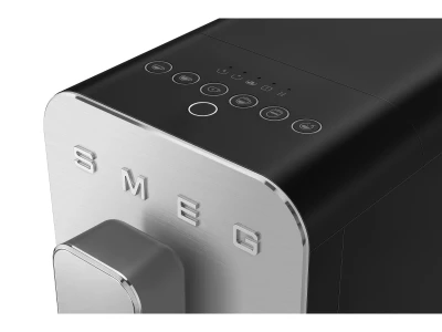 SMEG AUTOMATA KÁVÉFŐZŐ, Collezione design, tejhabosító funkció, cappuccino/latte macchiato funkció, matt fekete