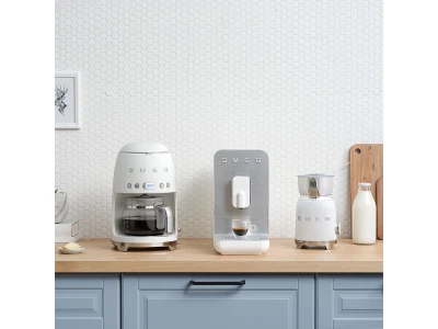 SMEG AUTOMATA KÁVÉFŐZŐ, Collezione design, matt fehér