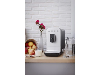SMEG AUTOMATA KÁVÉFŐZŐ, Collezione design, matt fekete