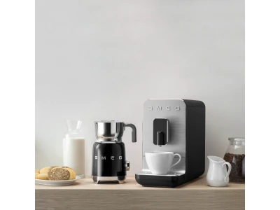 SMEG AUTOMATA KÁVÉFŐZŐ, Collezione design, matt fekete