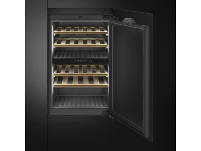 SMEG BEÉPÍTHETŐ BORHŰTŐ, Linea design, 88 cm, forgatható ajtó, fekete