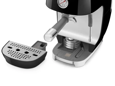 SMEG ESPRESSO KÁVÉFŐZŐ COLD BREW FUNKCIÓVAL, retro, fekete