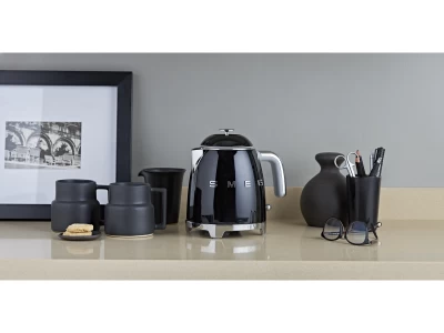 SMEG MINI VÍZFORRALÓ, retro, fekete